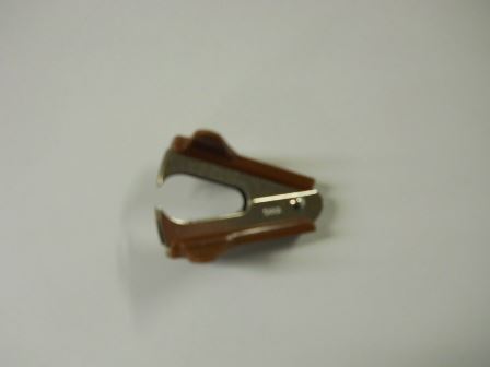 STAPLE REMOVER, SQUEEZE TYPE